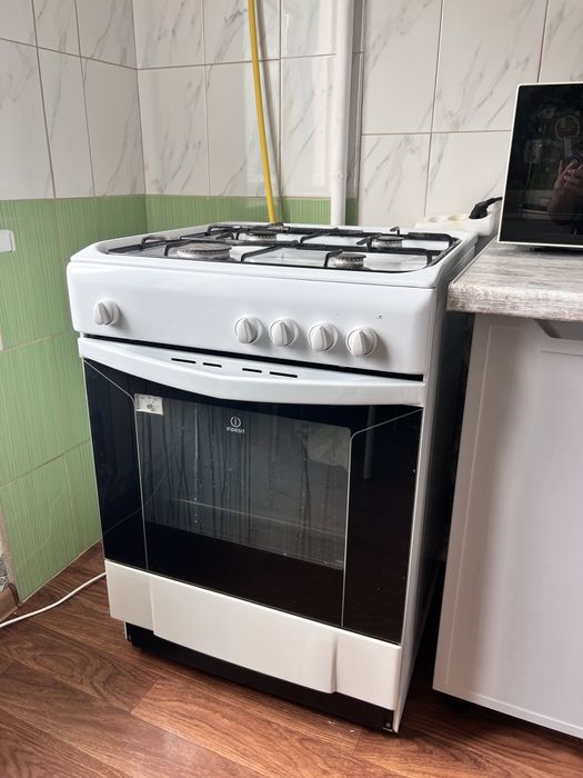 Газовая плита в рабочем состоянии