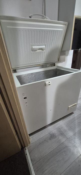 ladă Electrolux ECN 2747, capacitate 260 L,