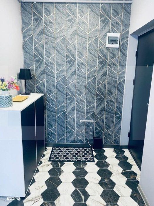 Apartament de 3 camere, 65 mp, terasa de 20 mp si parcare, zona strazi