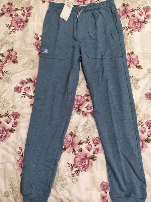 Продавам спортни панталони