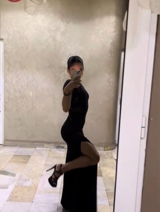 Официална черна рокля