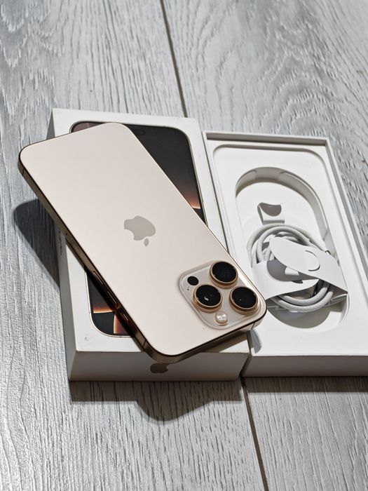 iPhone 16 Pro Max 256 gb ёмкость 100