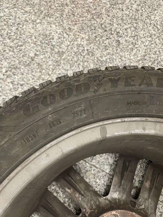 Vand 2 jante si 2 anvelope VW Jetta/Goodyear