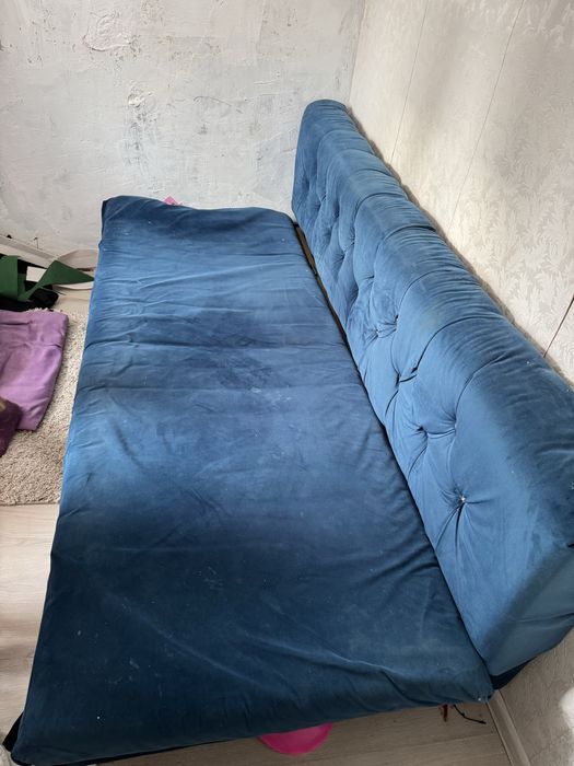 Диван 1000 отдам в центре