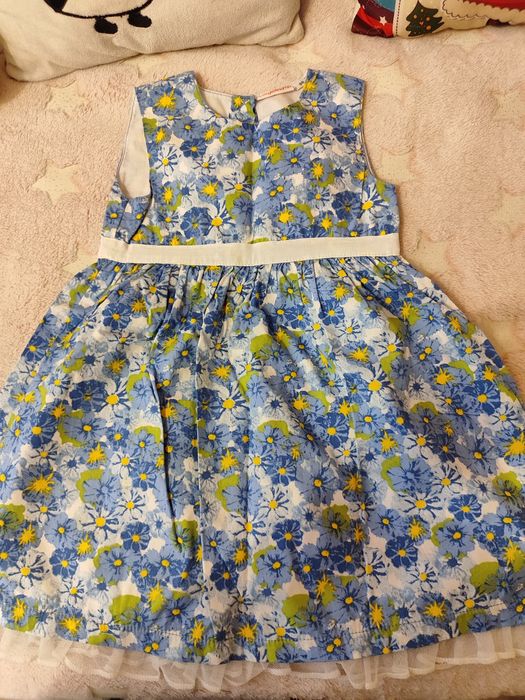 Продам платья детские