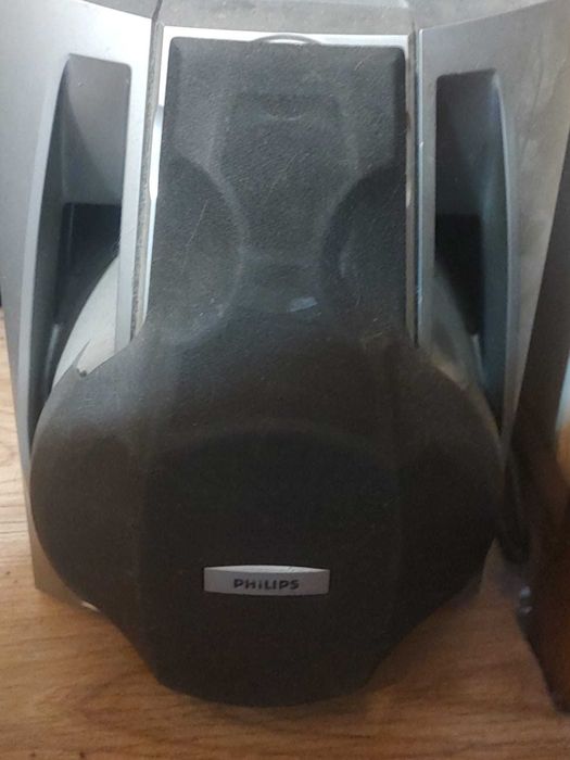 Combina muzicala Philips dublu casetofon, rodio turner si CD cu 3 discuri, si boxe