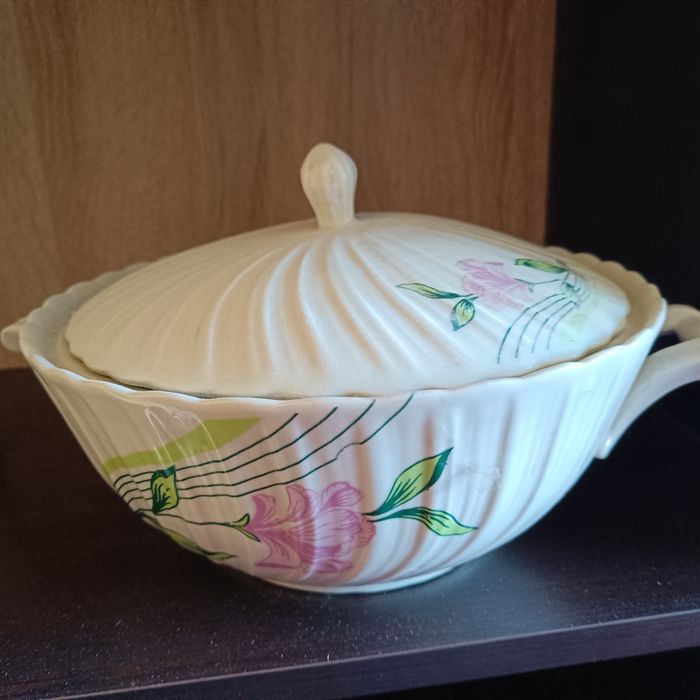 Порцелан- Сервиз за кафе от български порцелан,супник и 3 чаши подарък