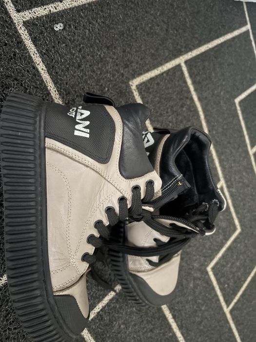 Продам обувь на девочку  размер  32