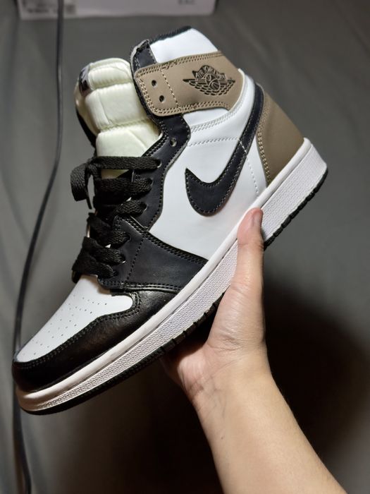 Мужской кроссовка