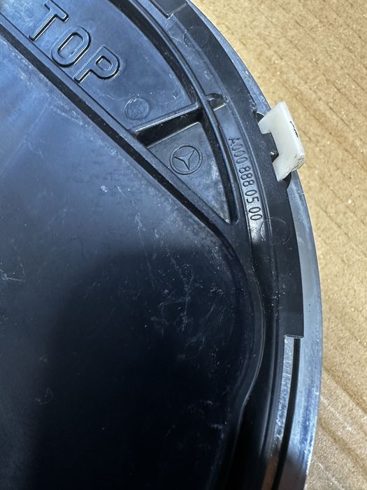 Emblemă distronic incalzită mercedes cod:A0008880500.