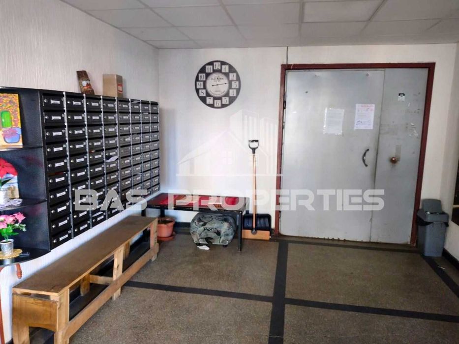 Продава се Тристаен апартамент в София, Красна поляна 2 - 83 кв.м за 1916 €/кв.м - Снимка #11