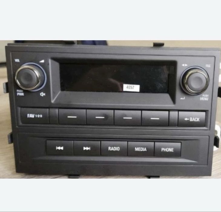 Продается магнитофон от Кобальта родной новый блютус есть