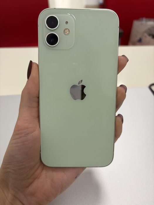 Telefon Iphone 12 -capacitate stocare 64 GB