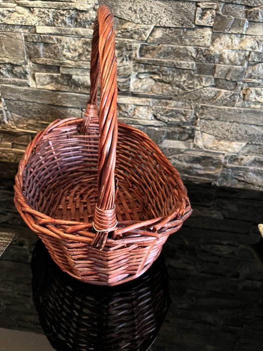 Корзина из натуральных материалов