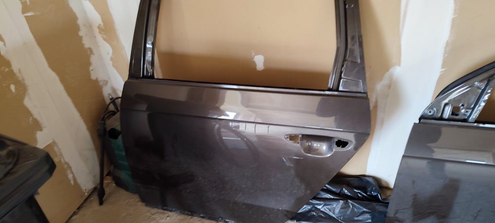 Usa stanga spate Passat B7 variant