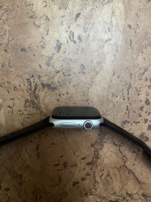 Продам Apple watch 8, 45 мм