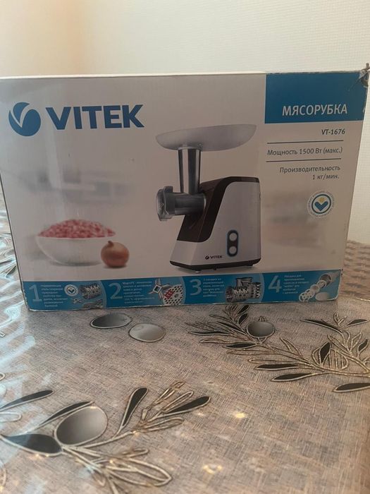 Мясорубка Vitek в идеальном состоянии