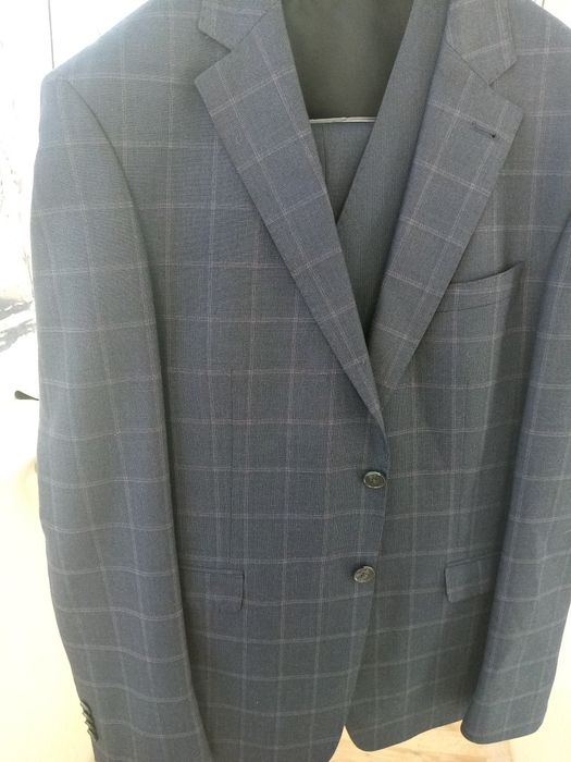 Продается мужской костюм