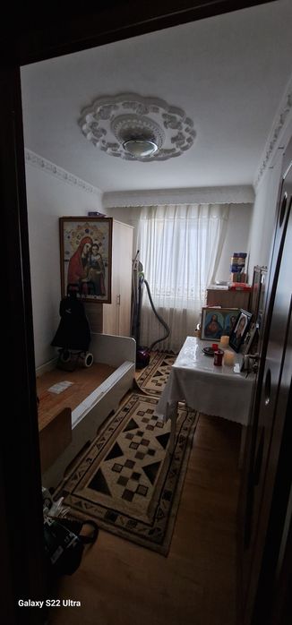 Vand apartament 3 camere