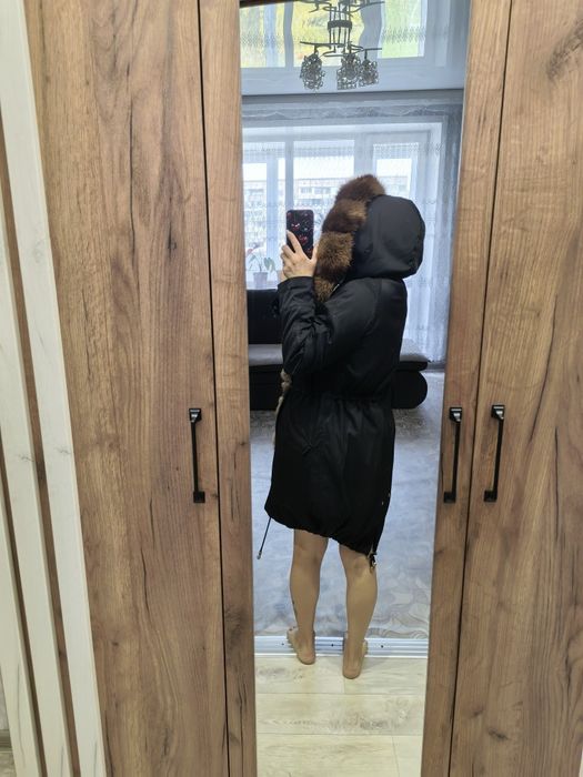Продам парку женскую