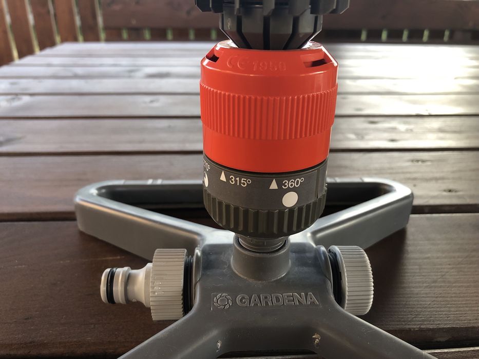 irigator aspersor rotativ gazon gardena