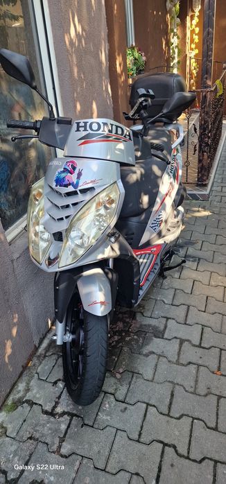 Vind scuter Generic soho 125 cc se conduce cu cat B plus adeverinta