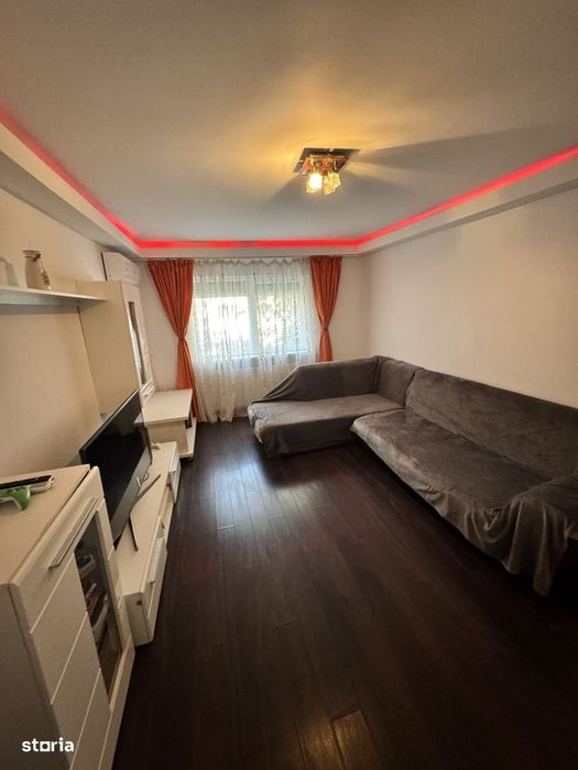 Apartament 3 camere decomandat FAR