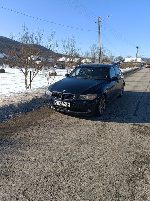 Vând mașină în stare de funcționare