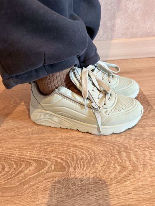 Кроссовки для девочки