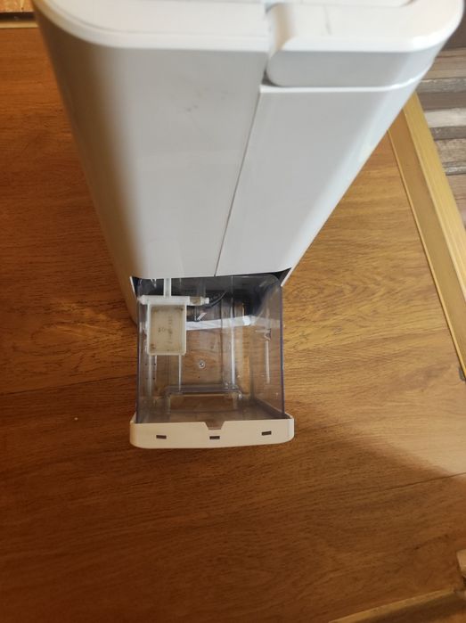 Vând/schimb dezumidificator