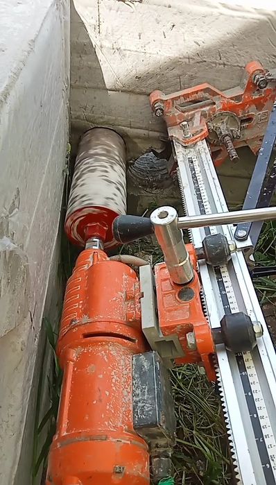 Сантехник,разморозка трубы