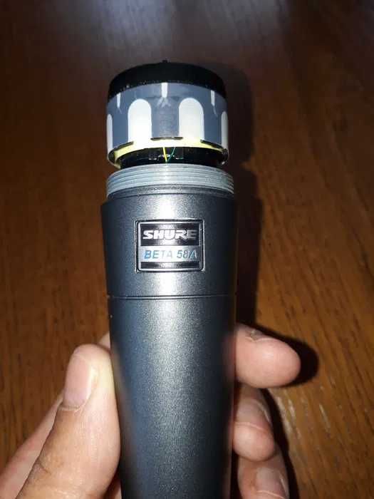 Kабелeн микрофон BLACK-SHURE BETA 58A.