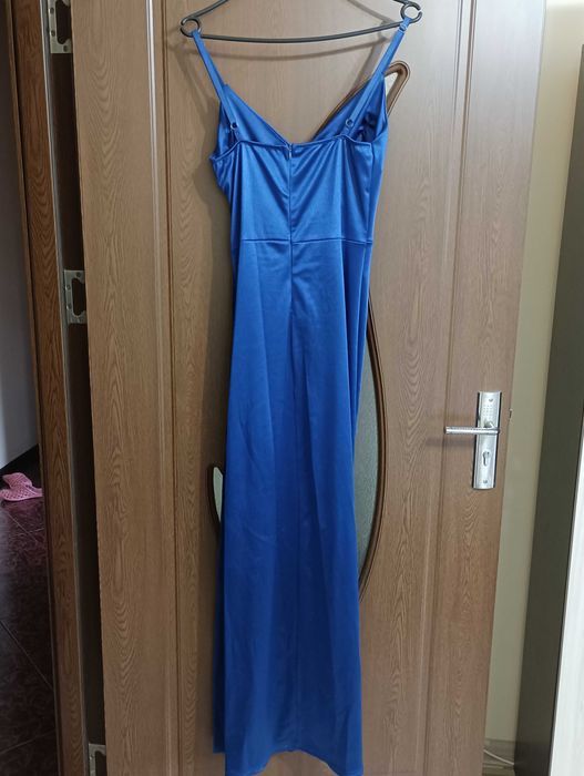 Официална рокля с цепка