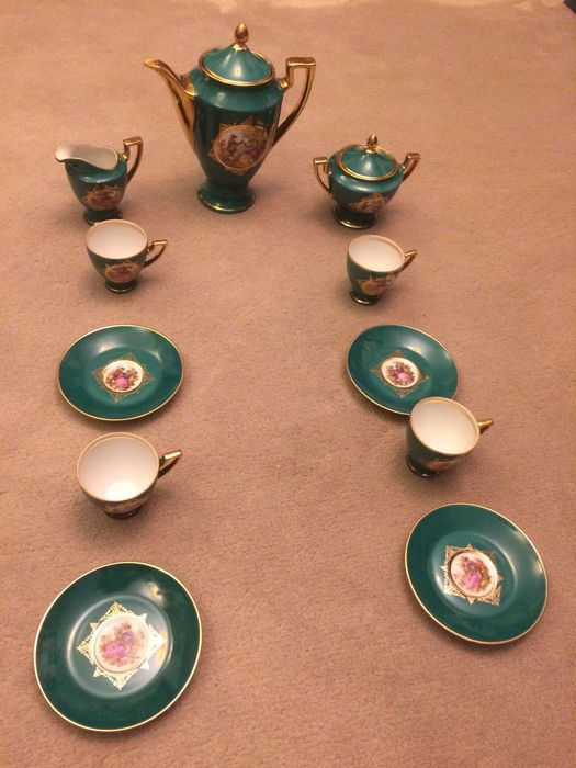 Serviciu cafea ceai vechi pictat an stil Fragonard portelan aurit bibelou LIMOGES FRANTA bibelouri