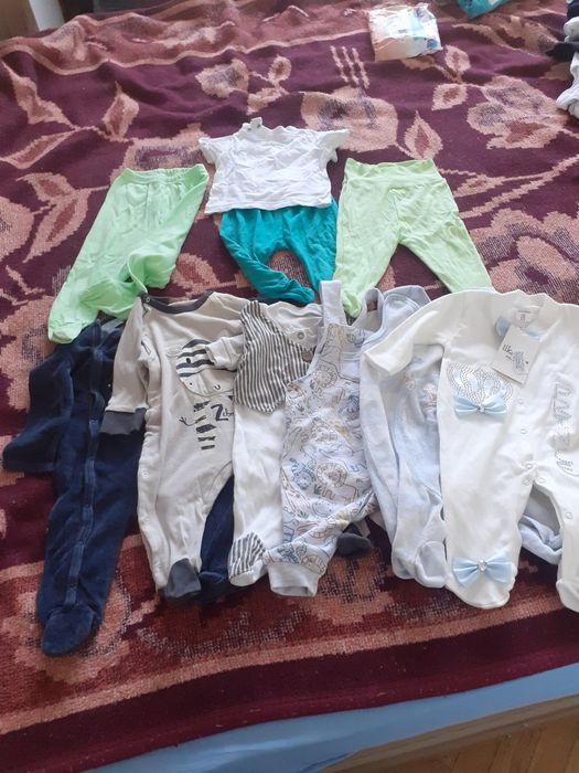 Бебешки дрешки малко използвани