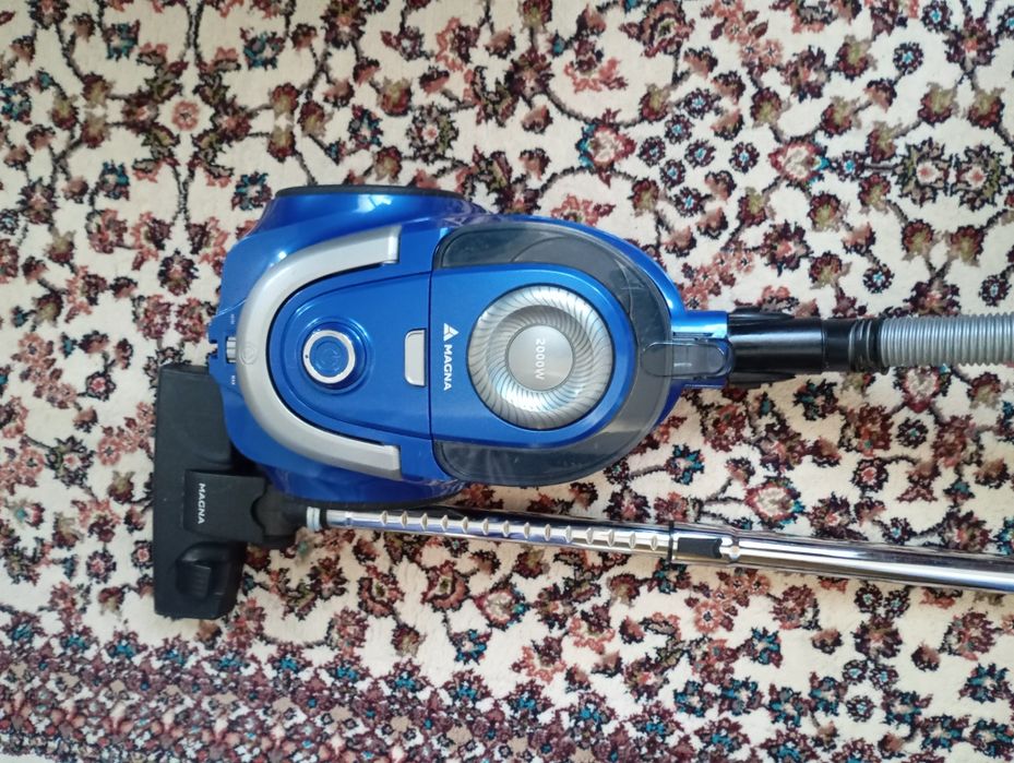 Пылесос Magna 2000 W в отличном состоянии