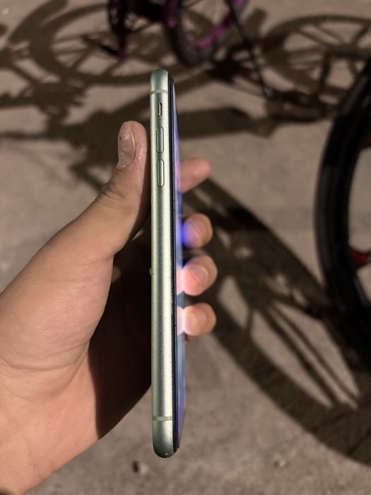 Продам iphone 11