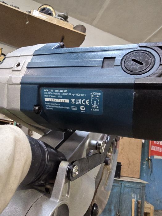 Торцовочная пила Bosch GCM 12 SD