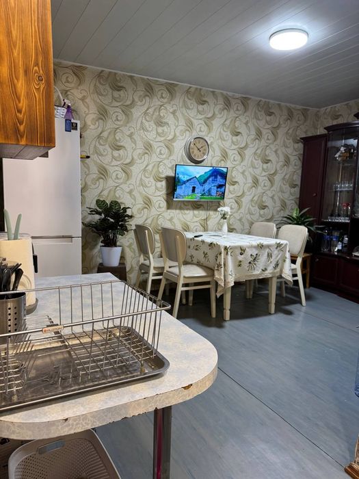 Продается дом с хорошей локацией.Срочно.Покупателю хорошо уступлю.