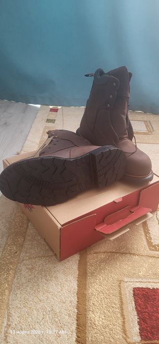 Новые рабочие ботинки фирмы Red Wing