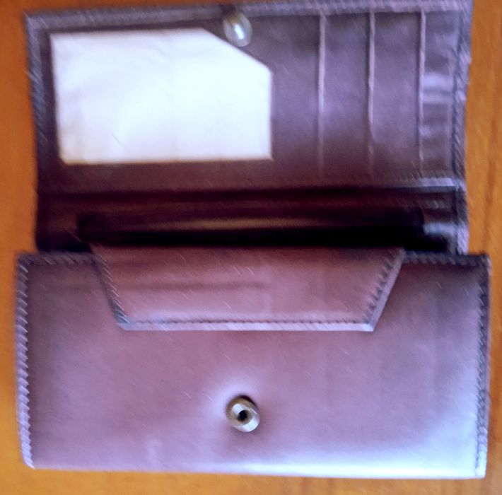 Портмоне кожаные