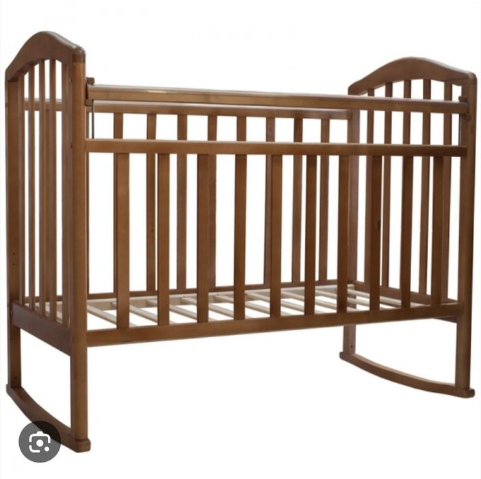 Детская деревянная кровать