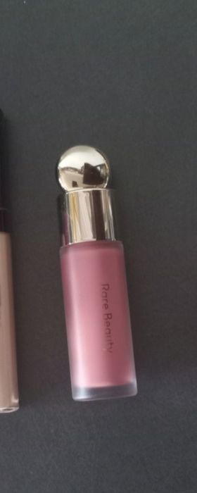 Руж на Rare beauty