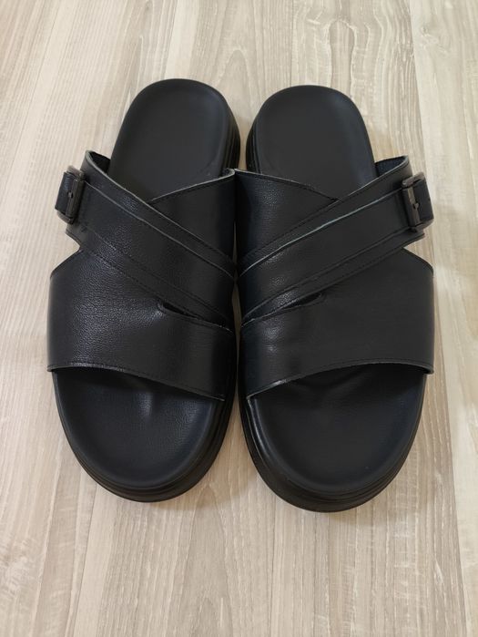 Продам шлепанцы кожаные