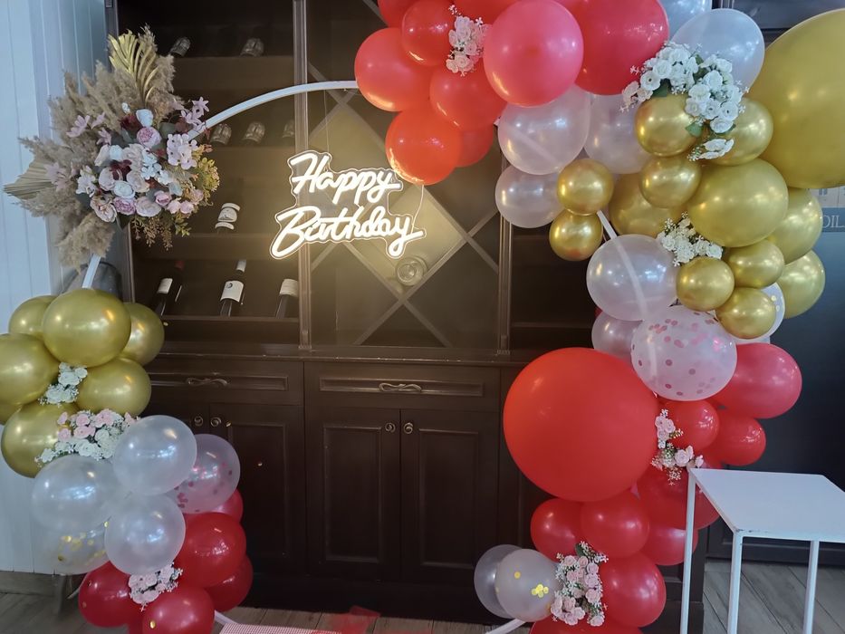 Арка, статив и маси под наем, изработване на цялостна украса