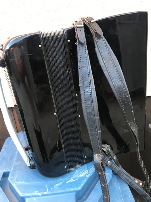 Acordeon Italian  Scandalii cu 80 basi