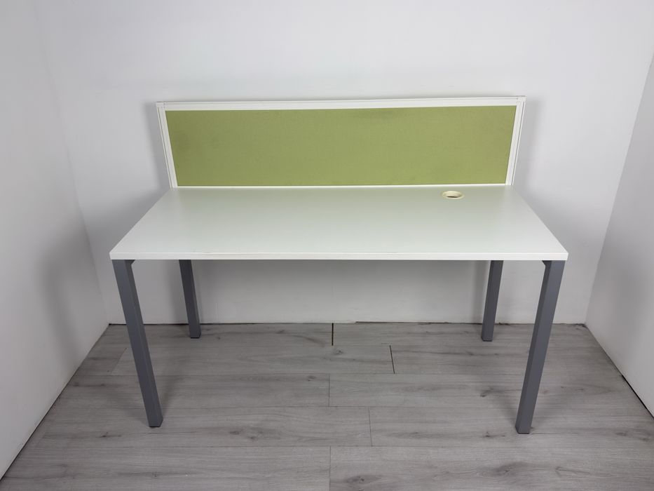 Офис бюро със преграда обзавеждане