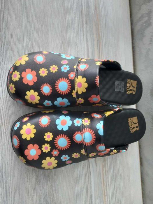 Медицински чехли / сабо номер 39