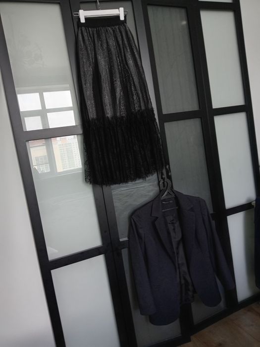 Пиджак с юбкой на выход