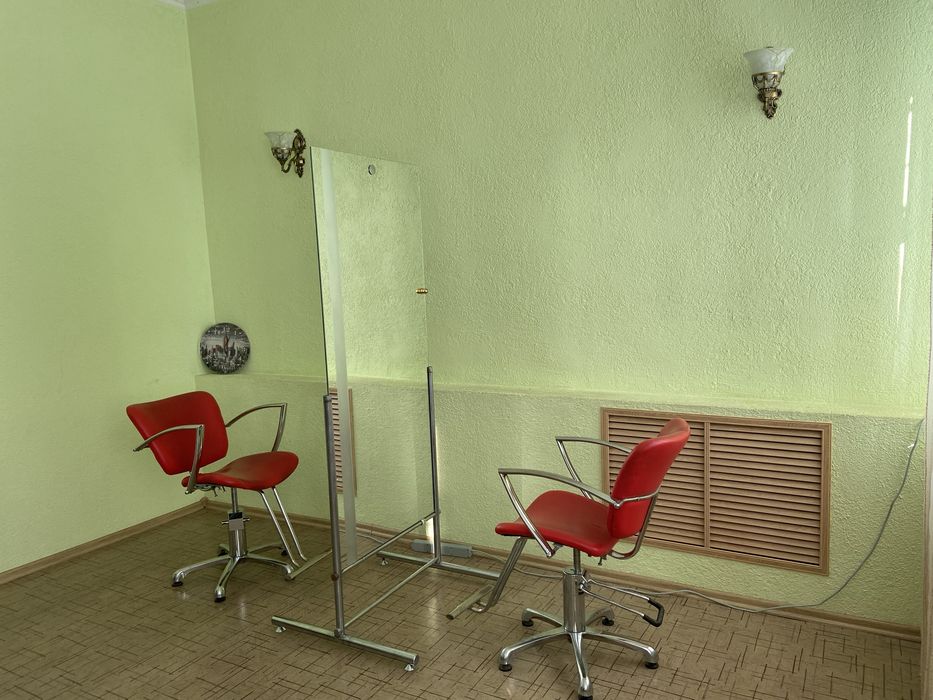 Зеркало парикмах.